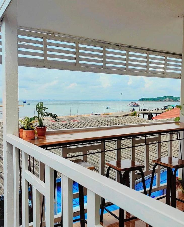 Baan Tipsukon Bed and Breakfast Ko Lan Buitenkant foto