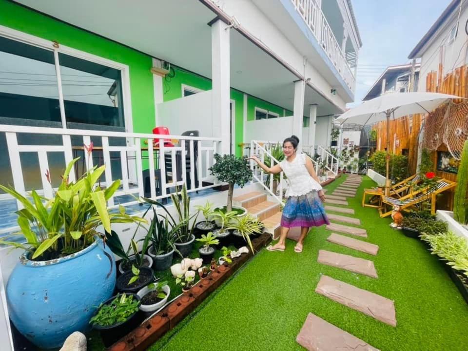 Baan Tipsukon Bed and Breakfast Ko Lan Buitenkant foto